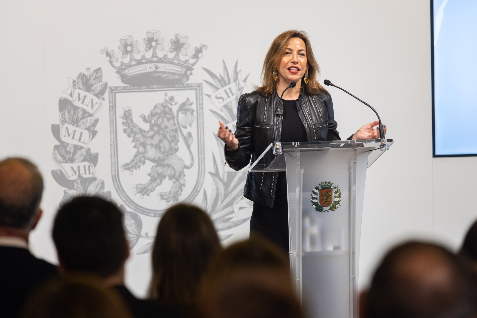 La alcaldesa Natalia Chueca entrega un reconocimiento a 99 empresas por su colaboración con Zaragoza Dinámica. Noticia. Ayuntamiento de Zaragoza